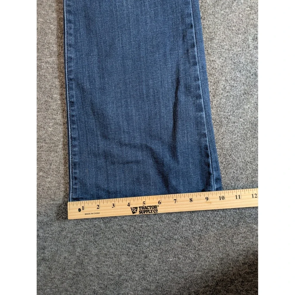 Levis Jeans Women's 726 Flare‎ W29 L32